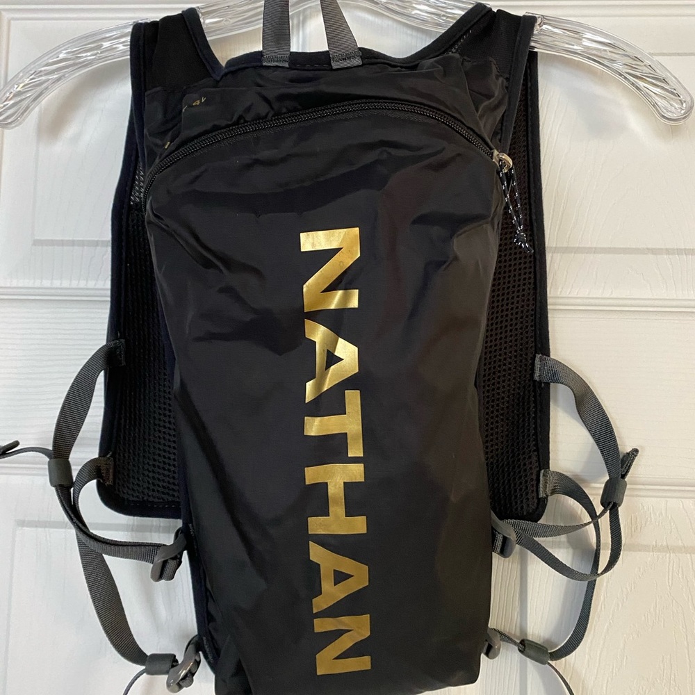 Nathan QuickStart 4L hydration vest